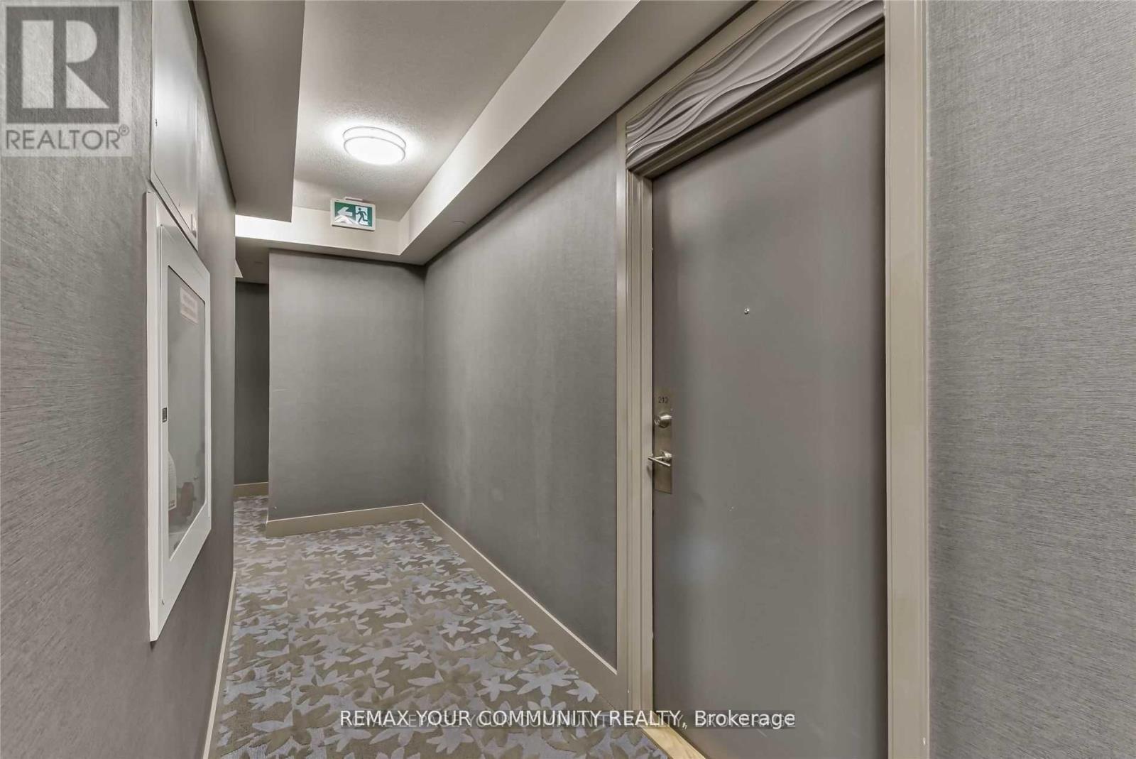 Apartment at 210 - 9618 YONGE STREET, Richmond Hill