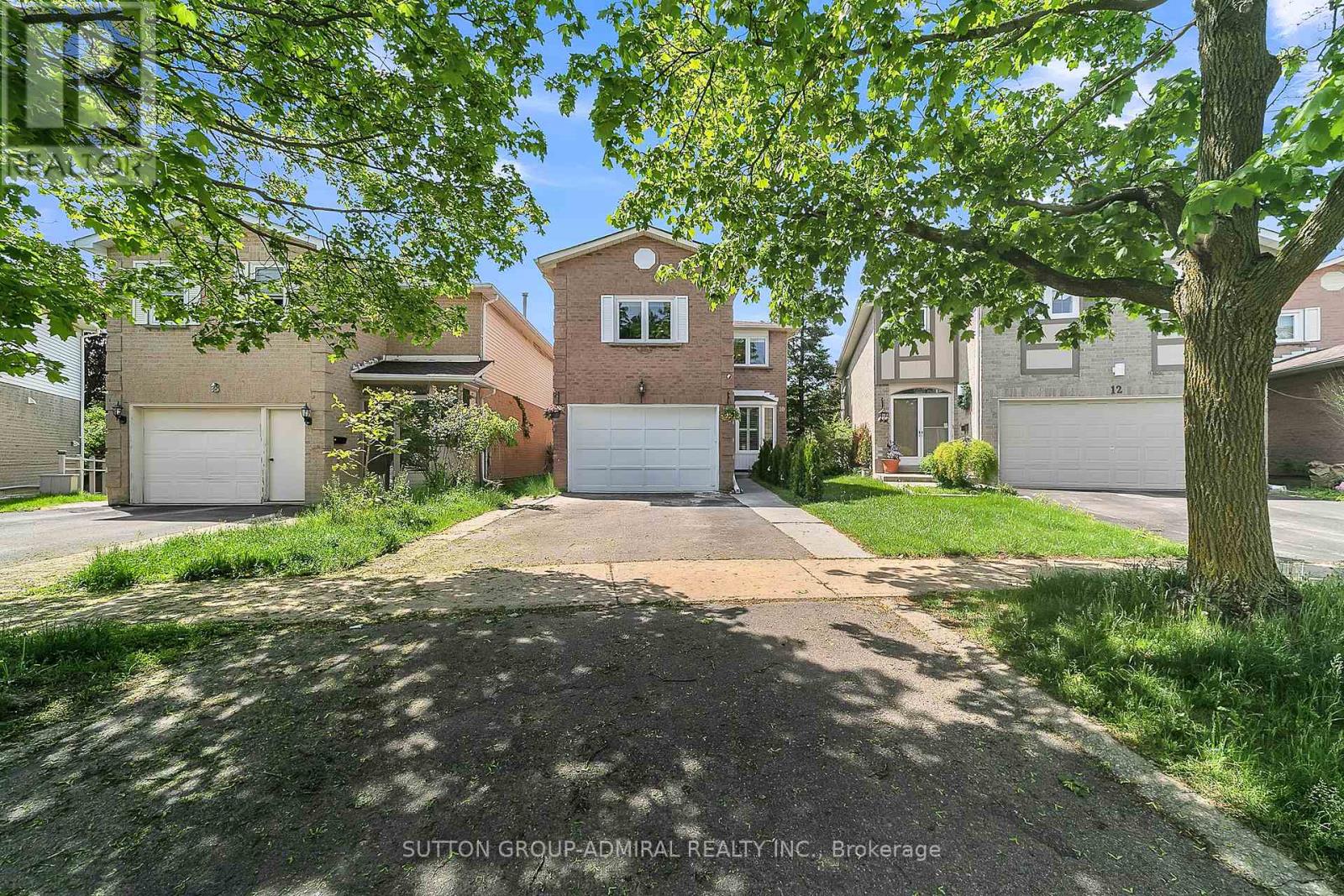 Detached at 10 PARK LANE CIRCLE, Richmond Hill