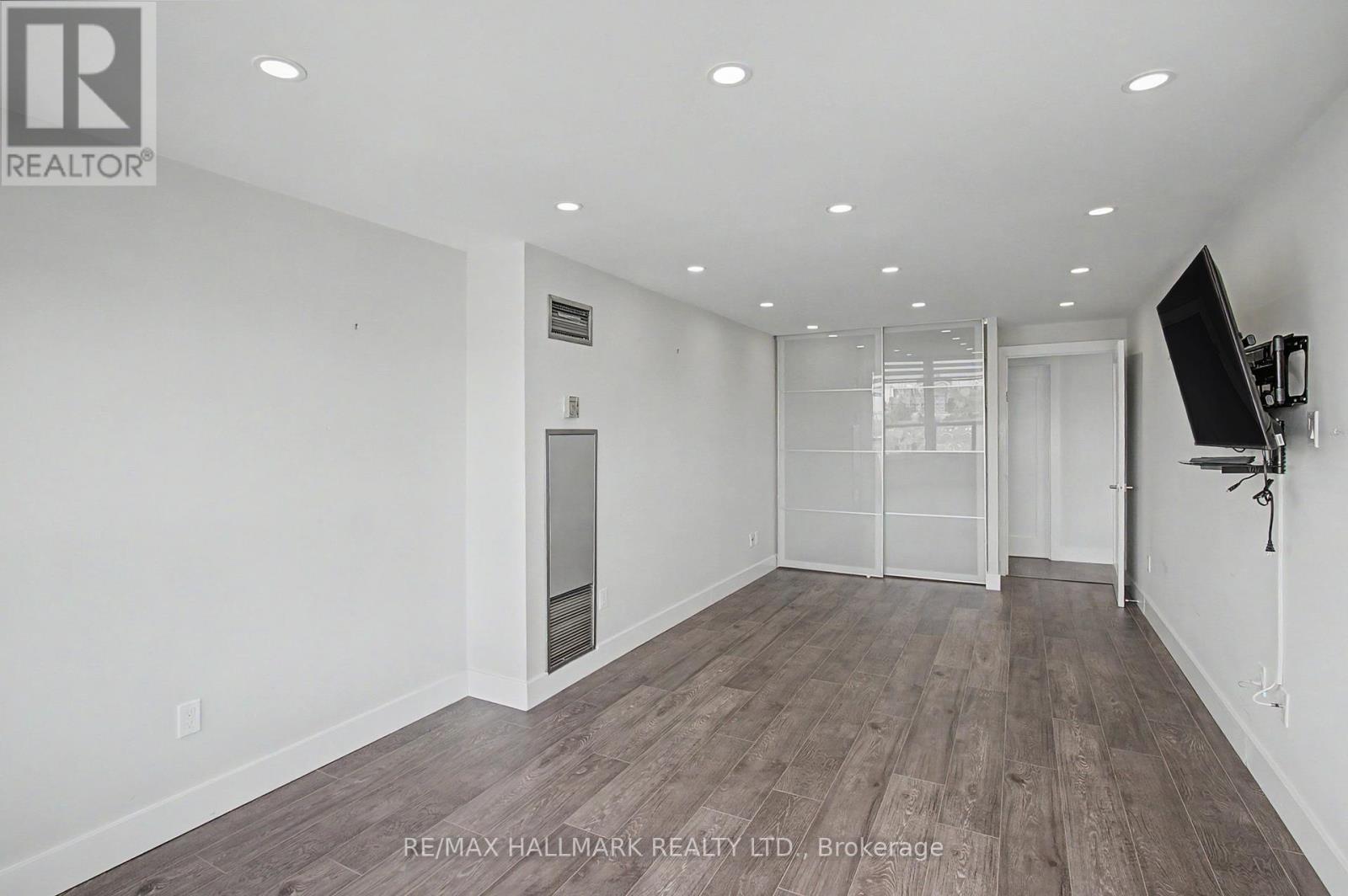 Apartment at 1007 - 1 CLARK AVENUE W, Vaughan