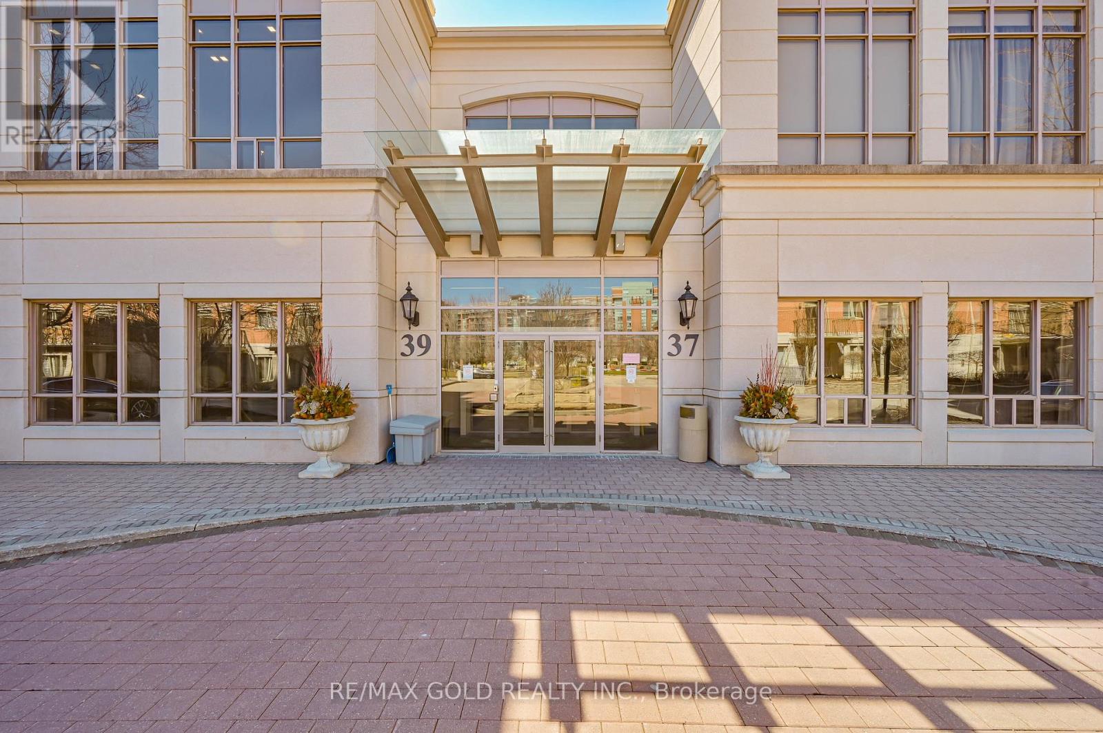 Apartment at 319 - 37 GALLERIA PARKWAY, Markham (Commerce Valley)