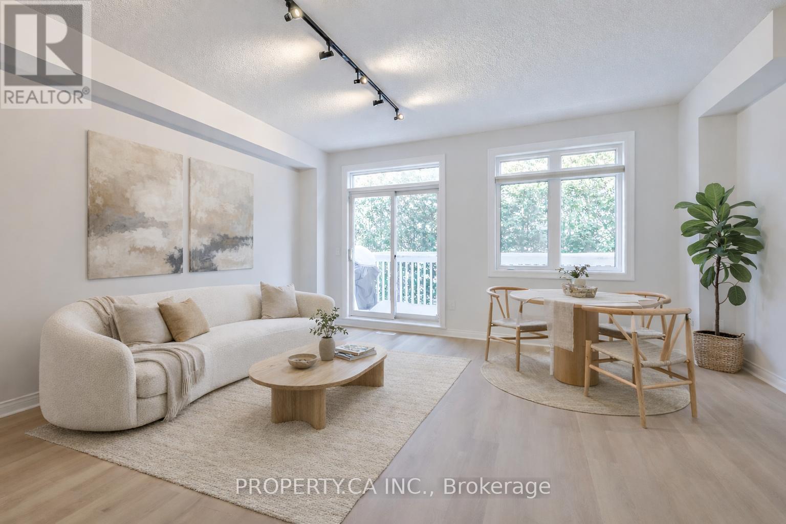 Townhouse at 46 - 1051 ON BOGART CIRCLE, Newmarket (Gorham-College Manor)