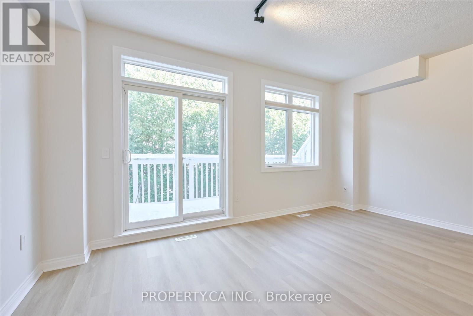 Townhouse at 46 - 1051 ON BOGART CIRCLE, Newmarket