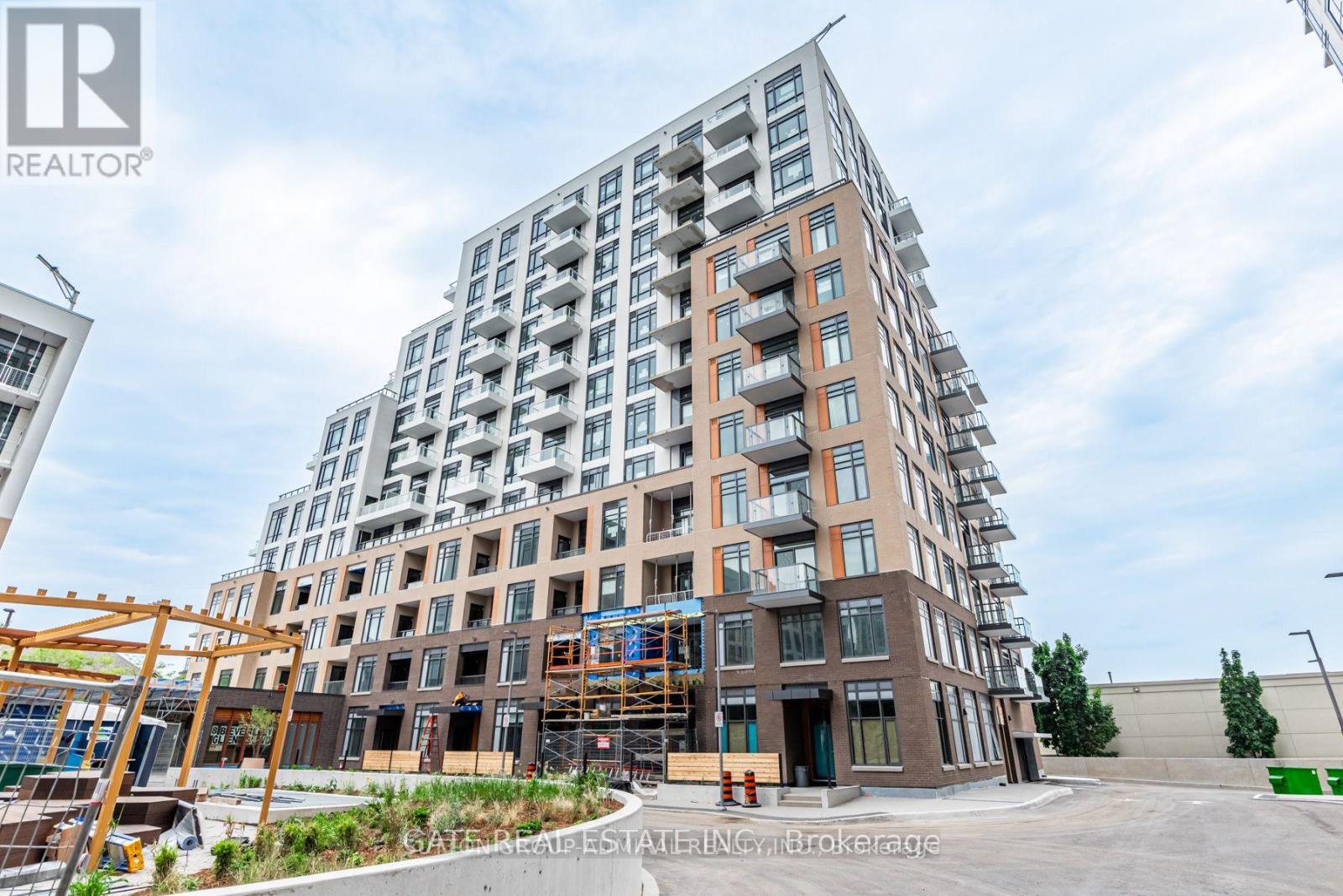 Apartment at C-317 - 8 BEVERLEY GLEN BOULEVARD, Vaughan (Beverley Glen)
