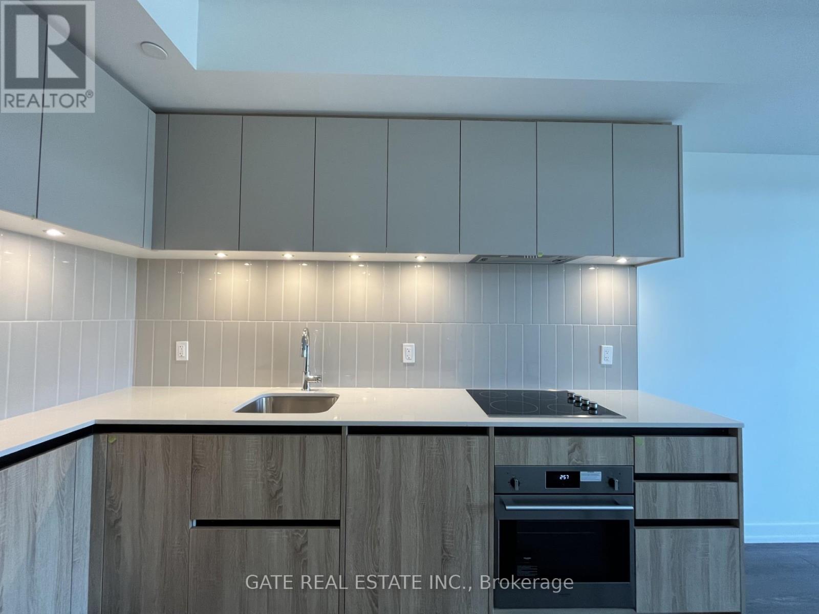 Apartment at C-317 - 8 BEVERLEY GLEN BOULEVARD, Vaughan
