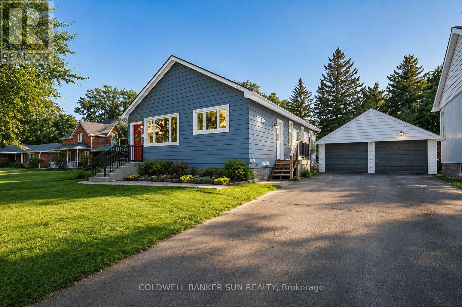 Detached at 20 MAPLE LANE, New Tecumseth