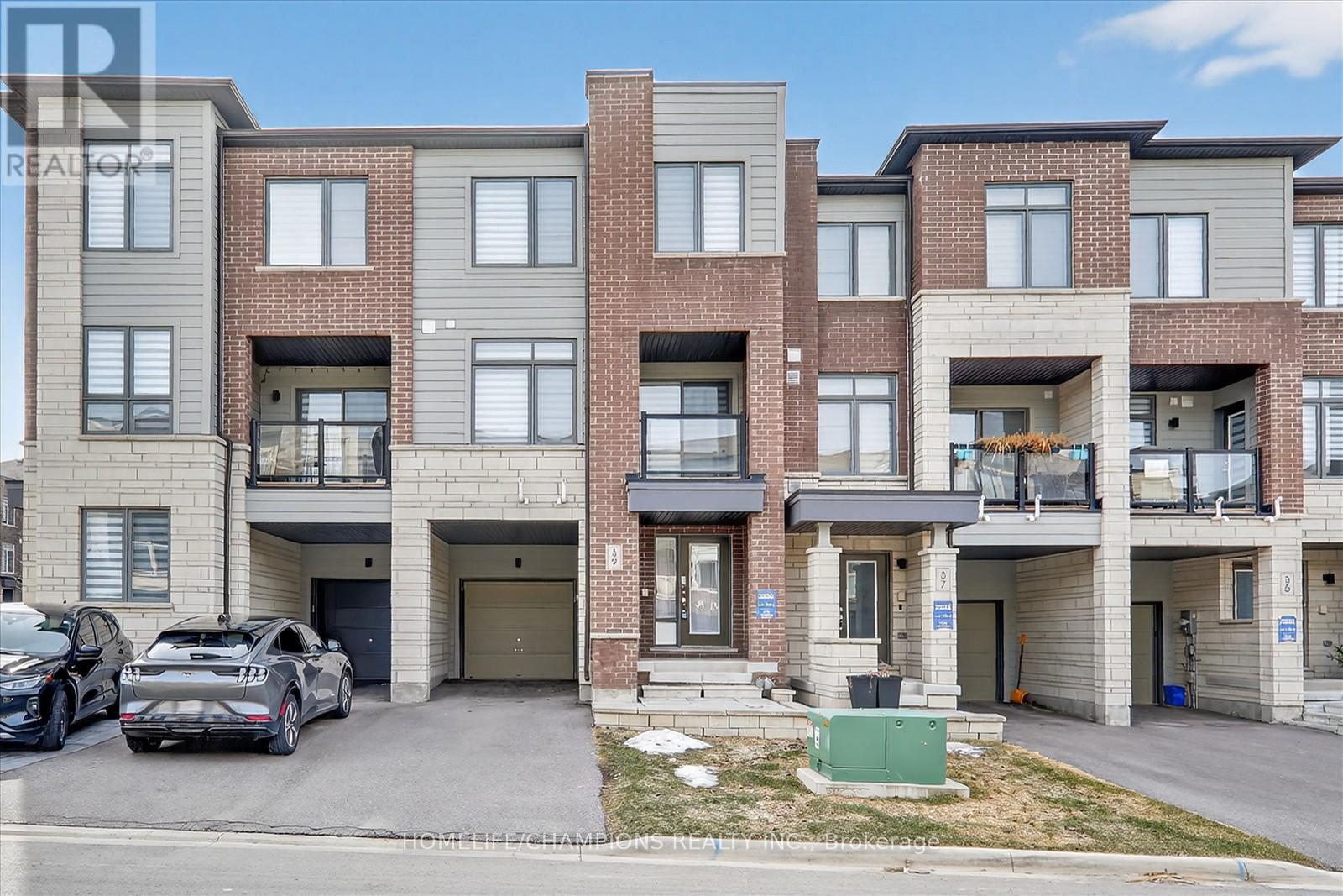 Townhouse at 39 DELANO WAY, Newmarket (Woodland Hill)