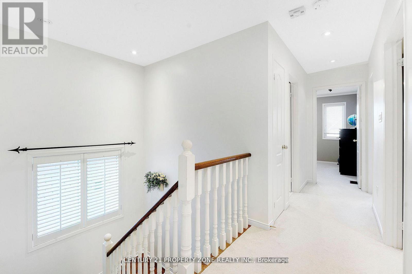 Detached at 582 PLANTATION GATE, Newmarket