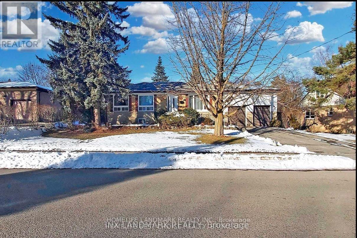 Detached at 32 KIRK DRIVE, Markham