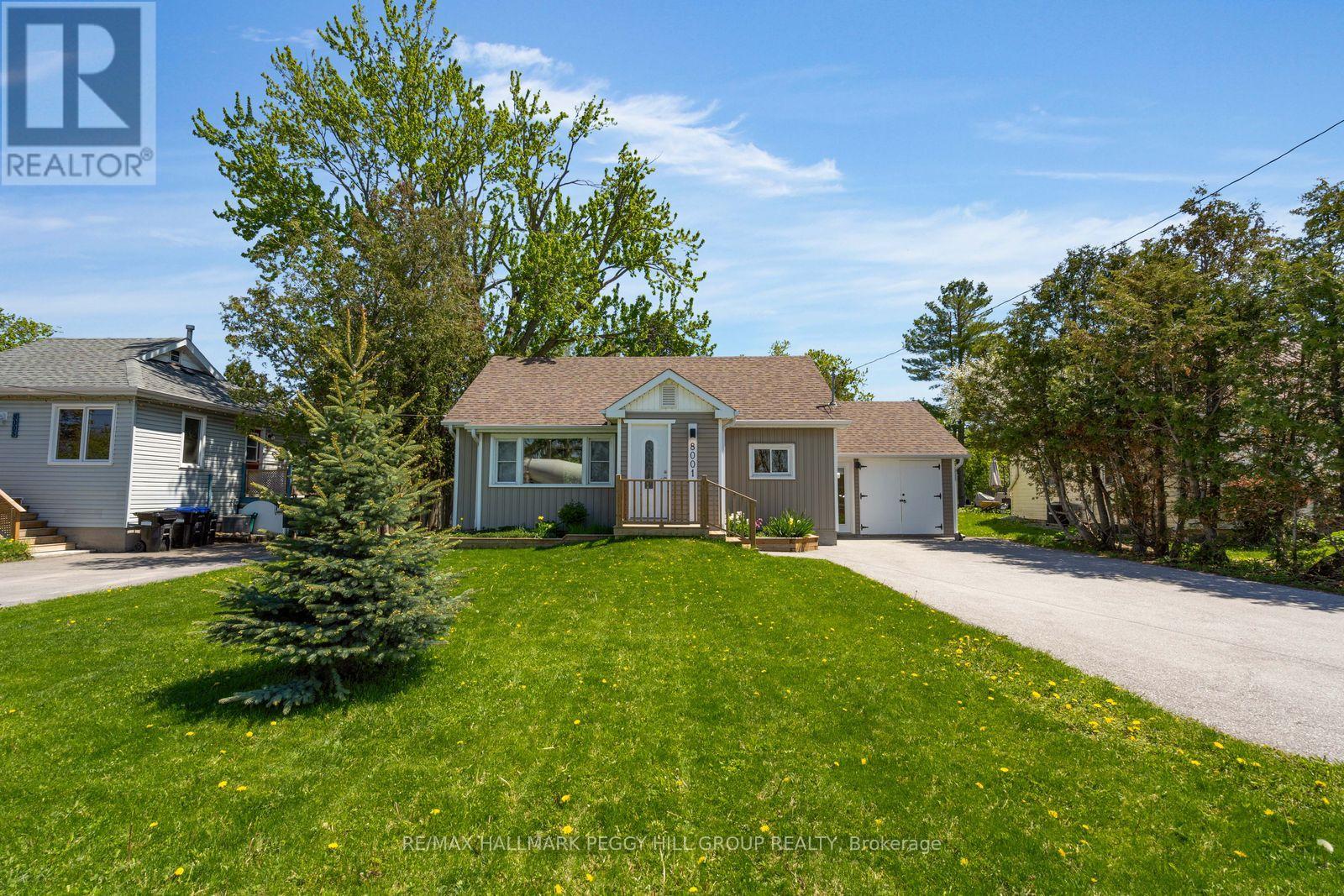 Detached at 8001 YONGE STREET, Innisfil