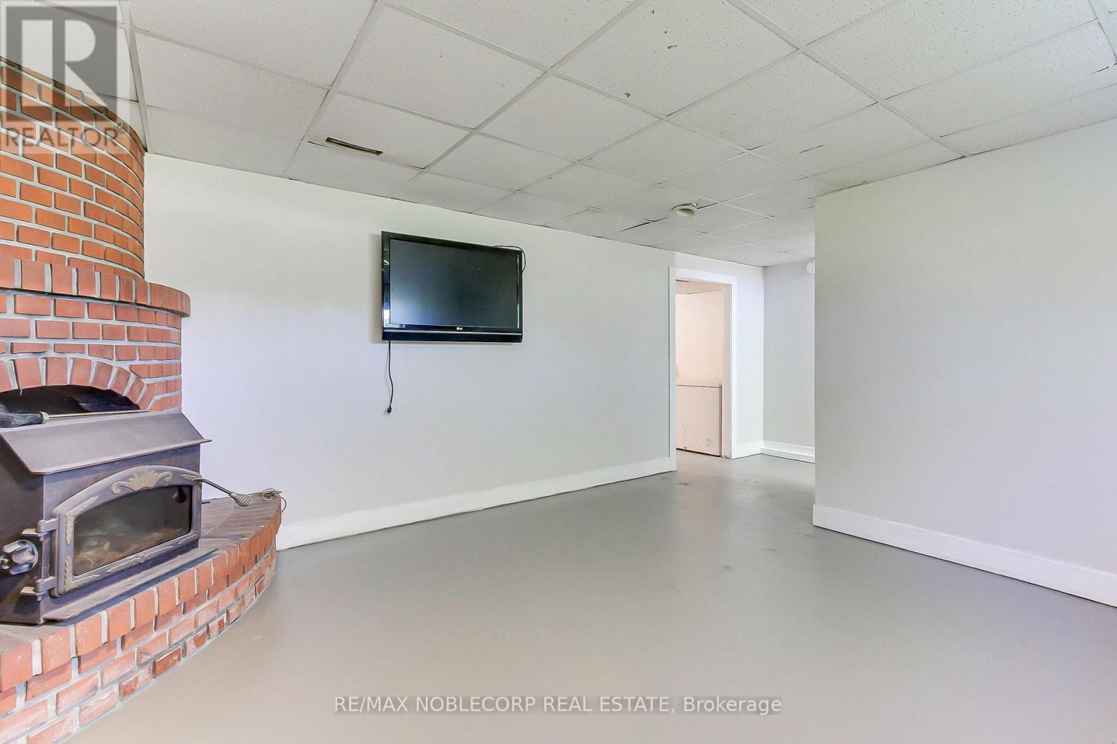 Detached at 17 LARKDALE CRESCENT, Essa