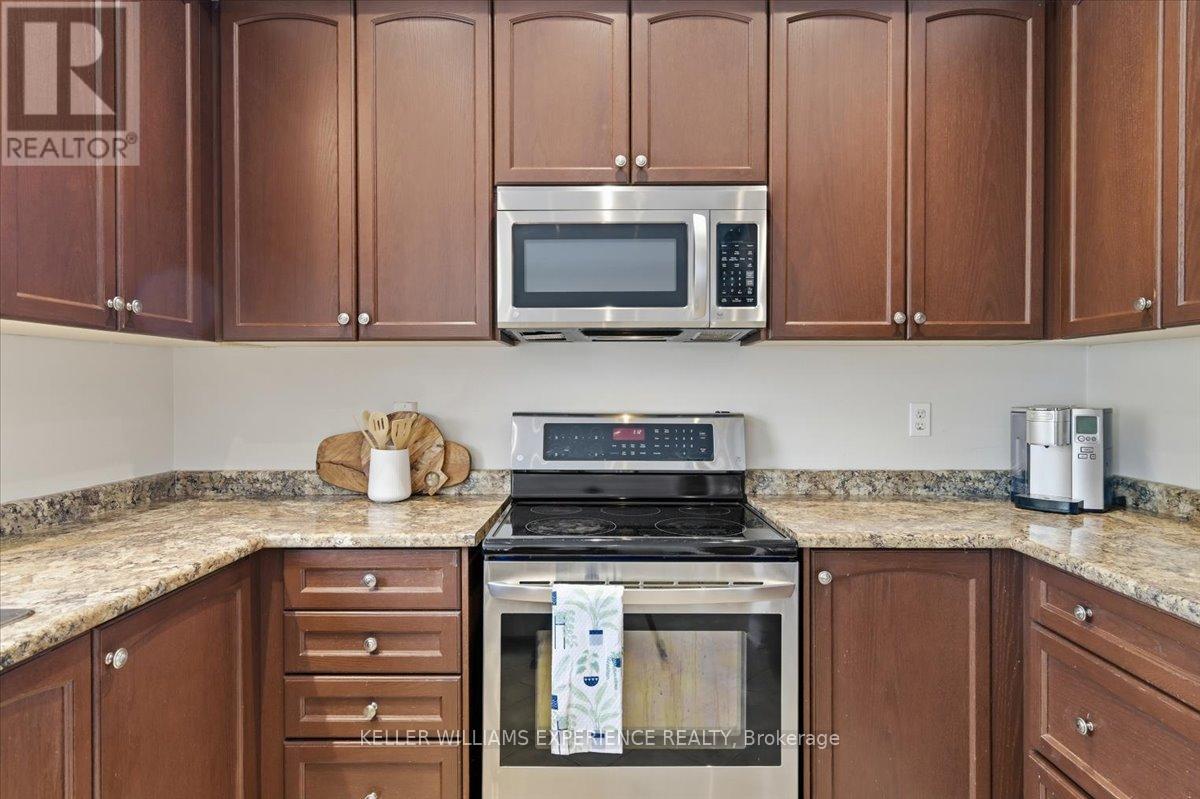 Semi-Detached/Link at 3 BUD DOUCETTE COURT, Uxbridge