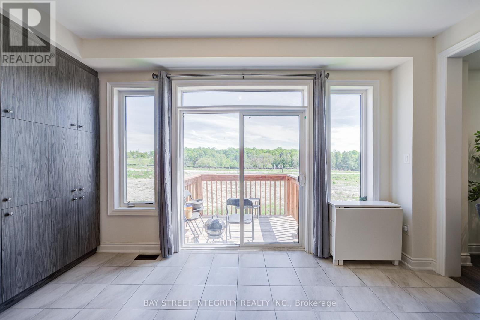 Detached at 41 KENNETH ROGERS CRESCENT, East Gwillimbury