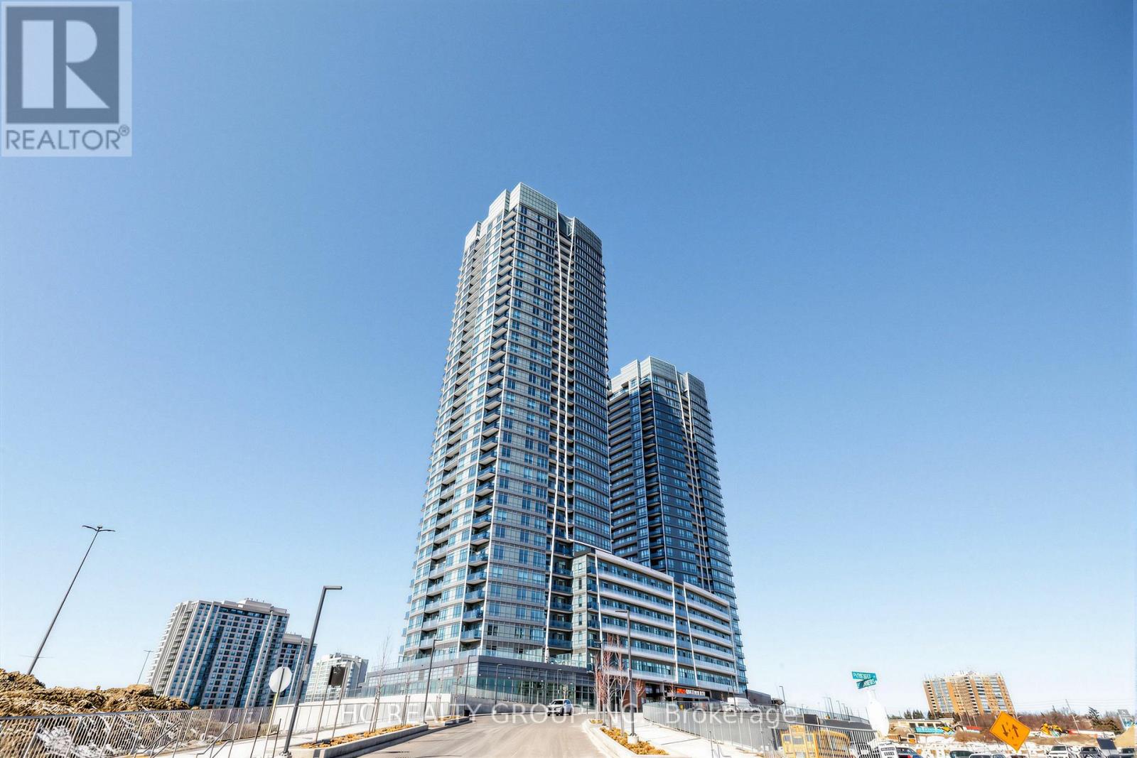 Apartment at 1802 - 50 UPPER MALL WAY, Vaughan