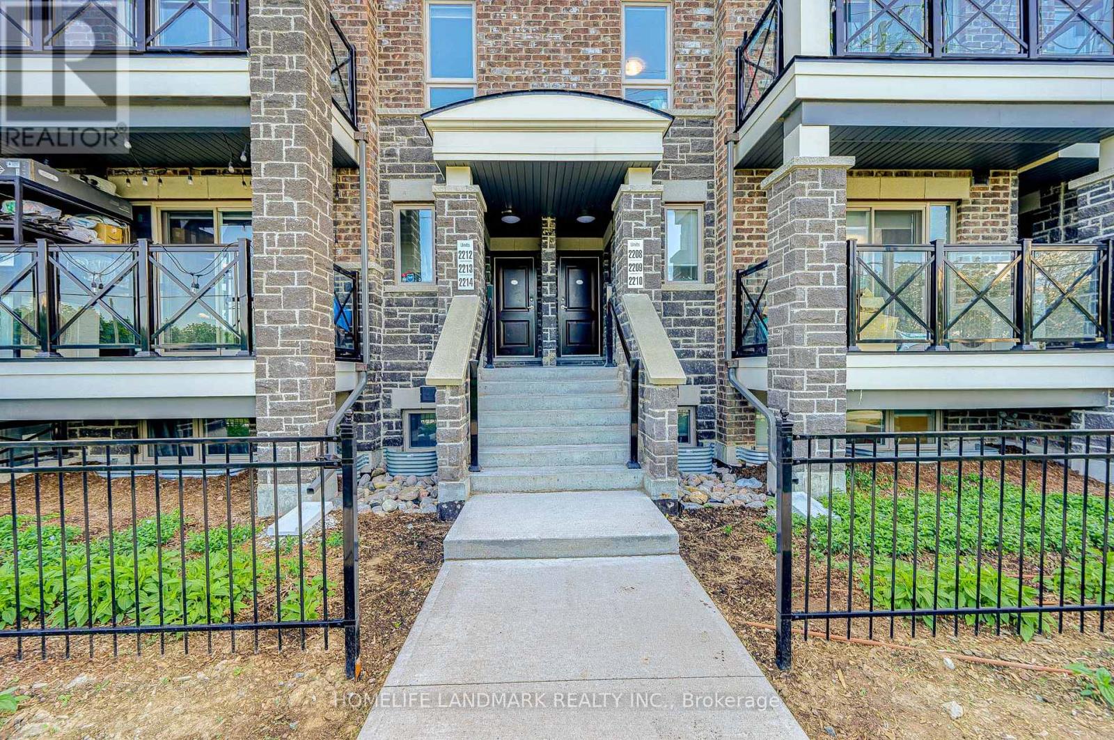 Townhouse at 2213 - 10 WESTMEATH LANE N, Markham