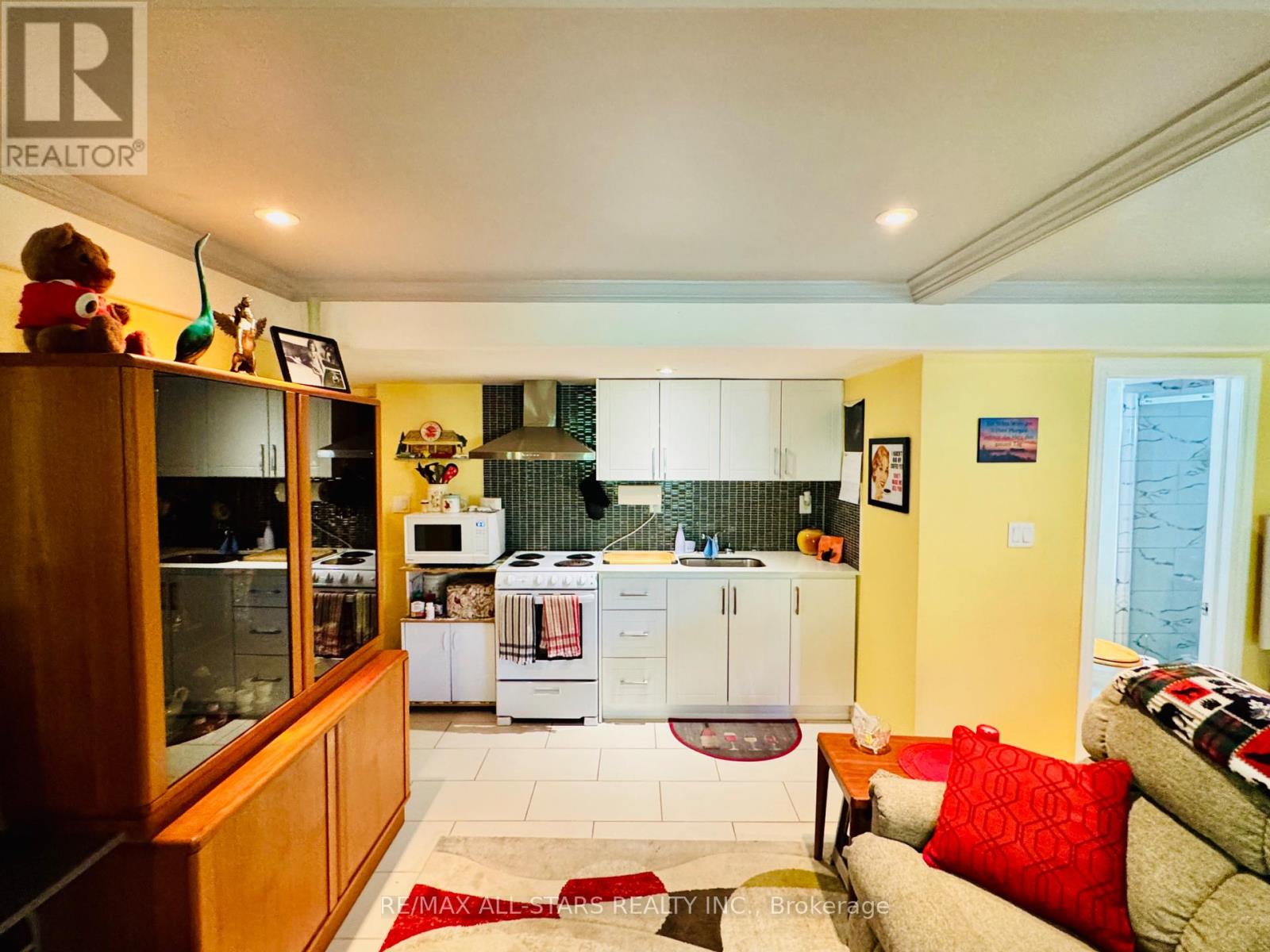 Detached at 21 OAKSIDE DRIVE, Uxbridge