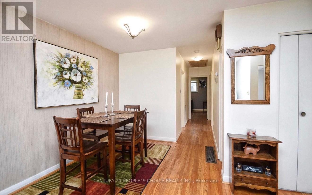 Semi-Detached/Link at MAIN - 62 TECUMSEH DRIVE, Aurora