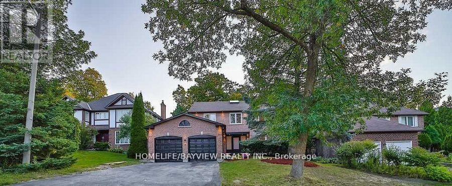 Detached at 6 MCCLENNY DRIVE, Aurora (Aurora Highlands)