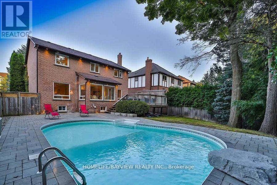 Detached at 6 MCCLENNY DRIVE, Aurora