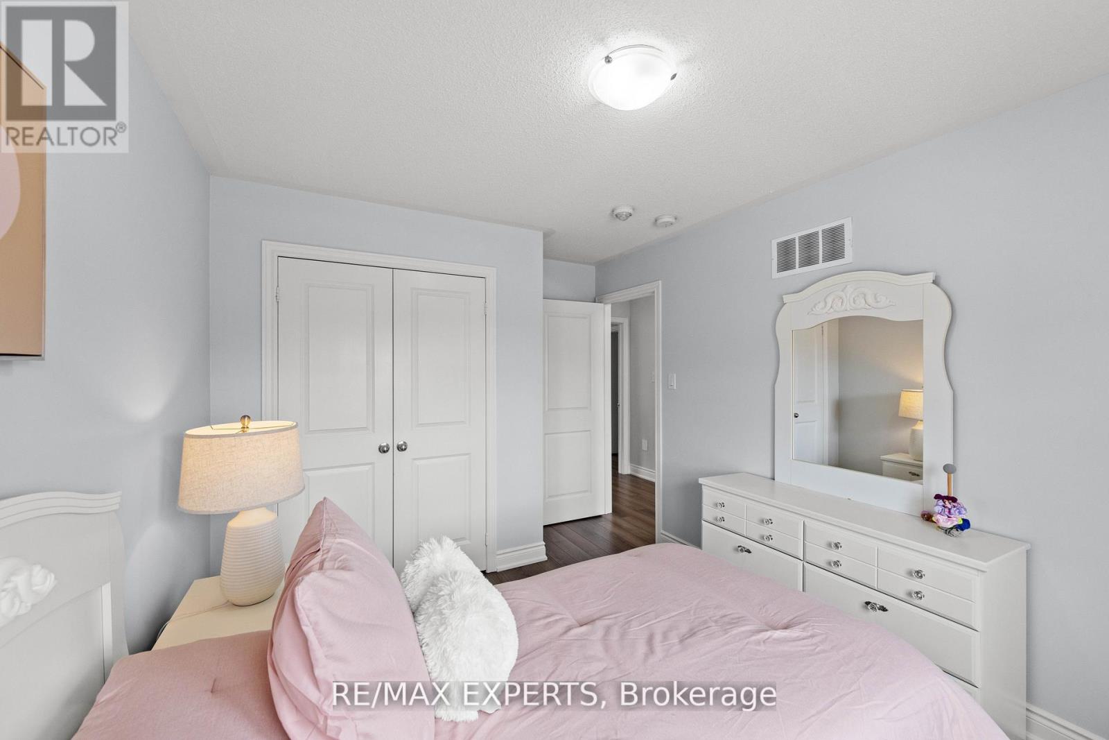 Detached at 22 MANOR GLEN CRESCENT, East Gwillimbury