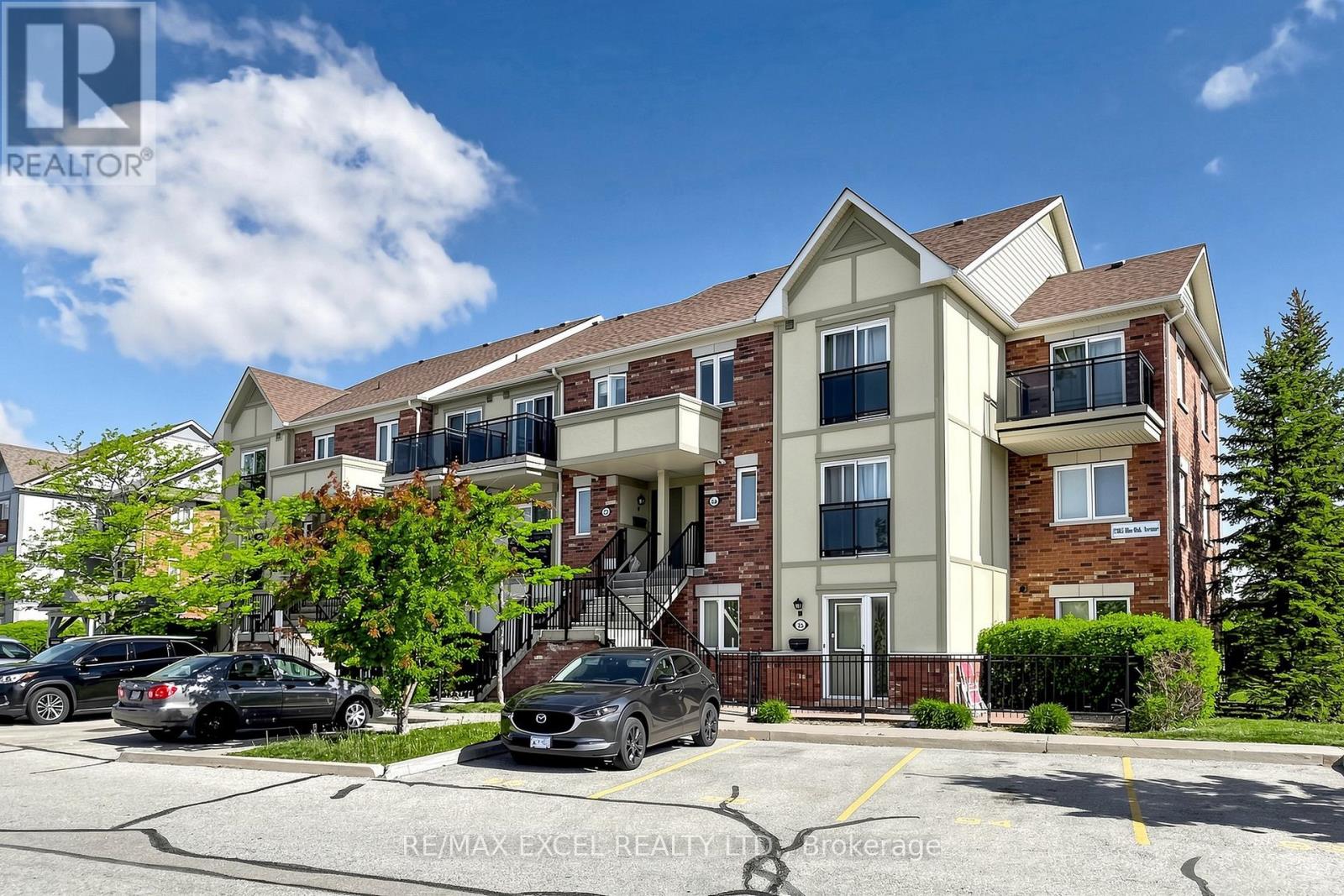 Townhouse at 28 - 2285 BUR OAK AVENUE, Markham (Greensborough)