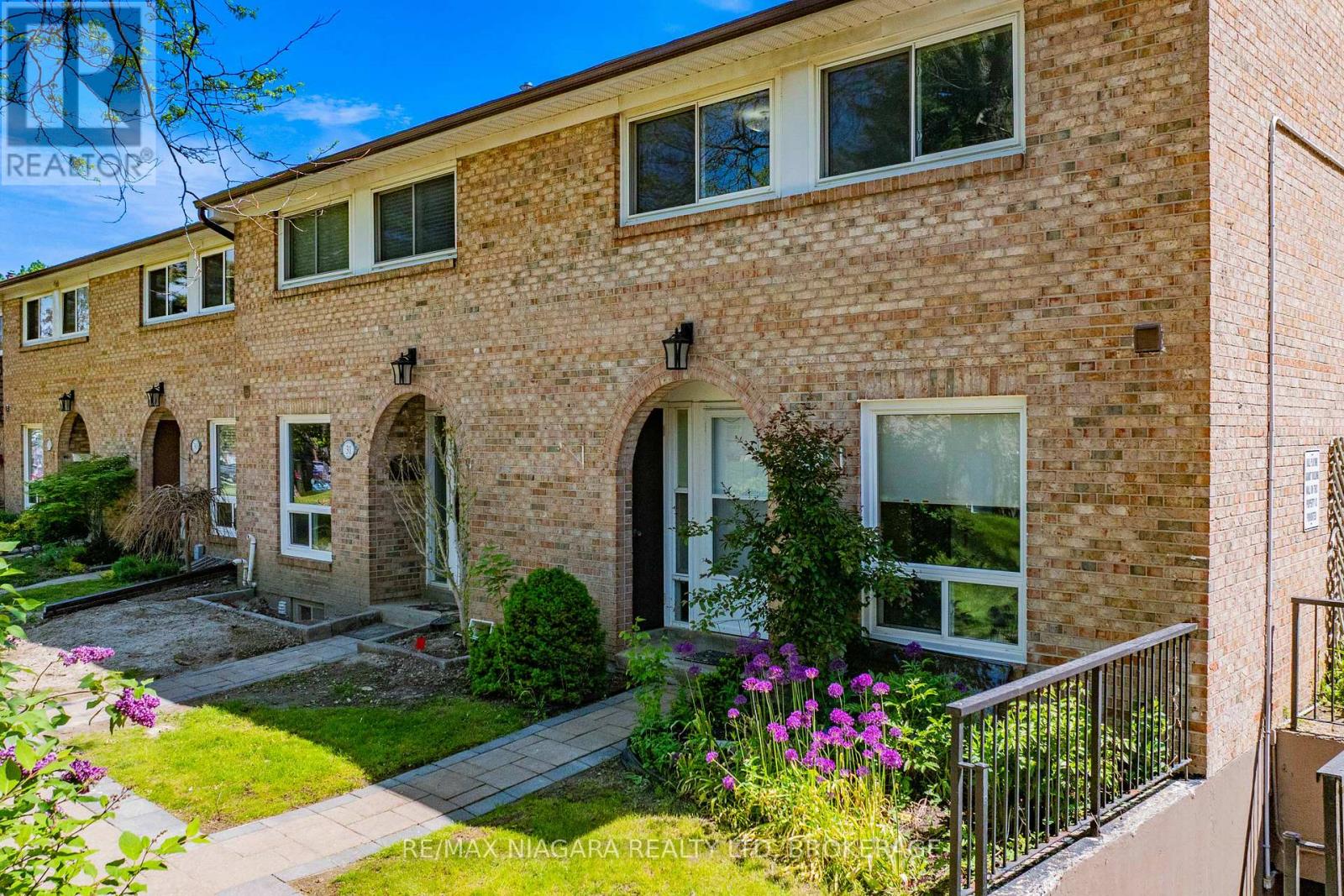 Townhouse at 32 - 1 WOOTTEN WAY S, Markham (Sherwood-Amberglen)