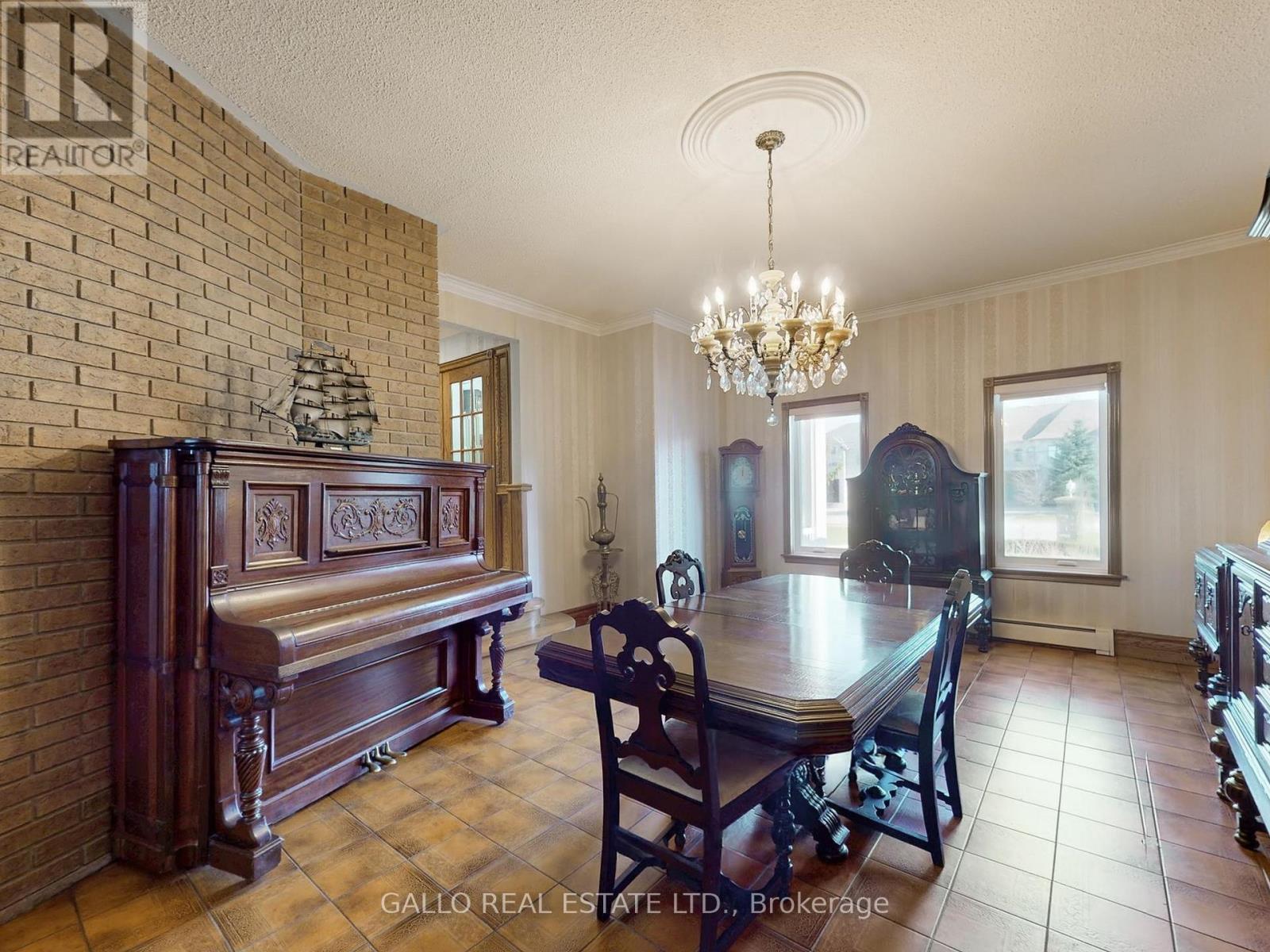 Detached at 106 DUNCAN ROAD, Richmond Hill