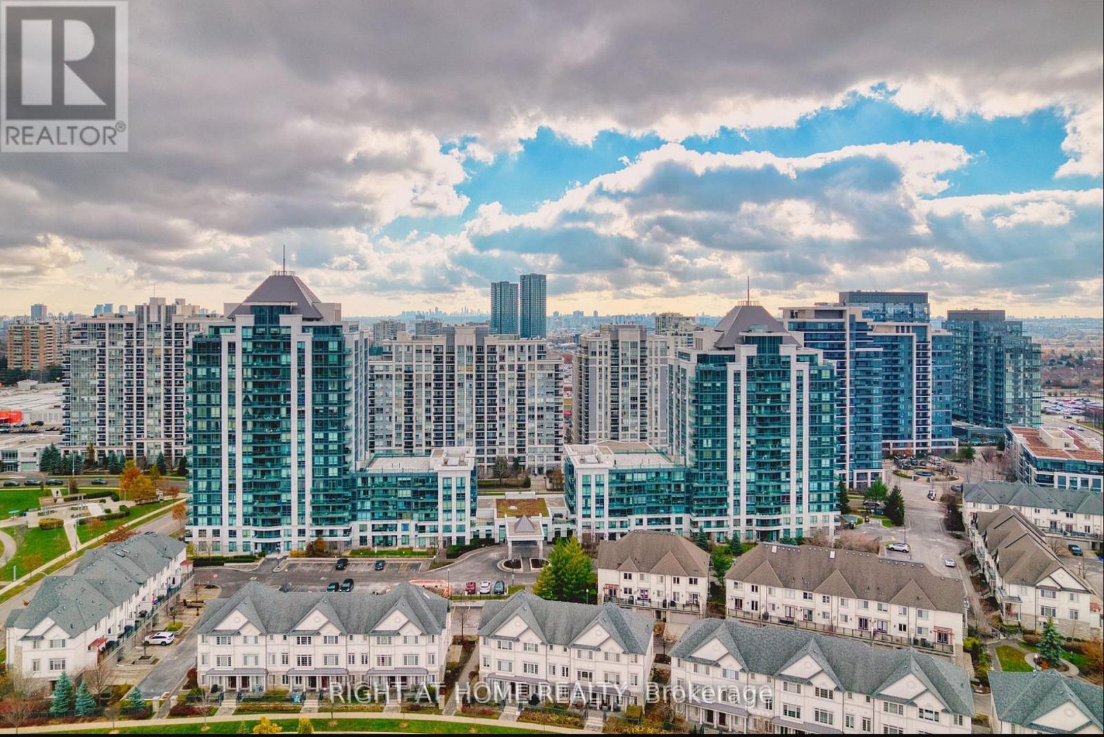 Apartment at 804 - 20 NORTH PARK ROAD, Vaughan (Beverley Glen)