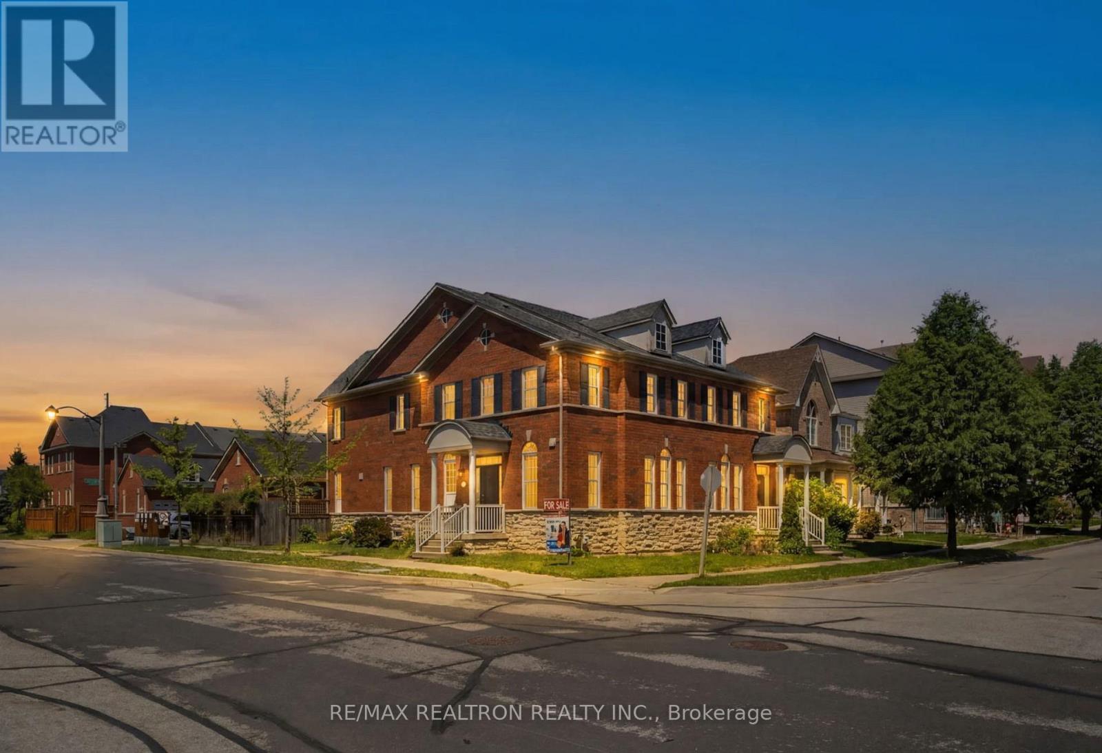 Semi-Detached/Link at 6 NORTHVALE ROAD, Markham