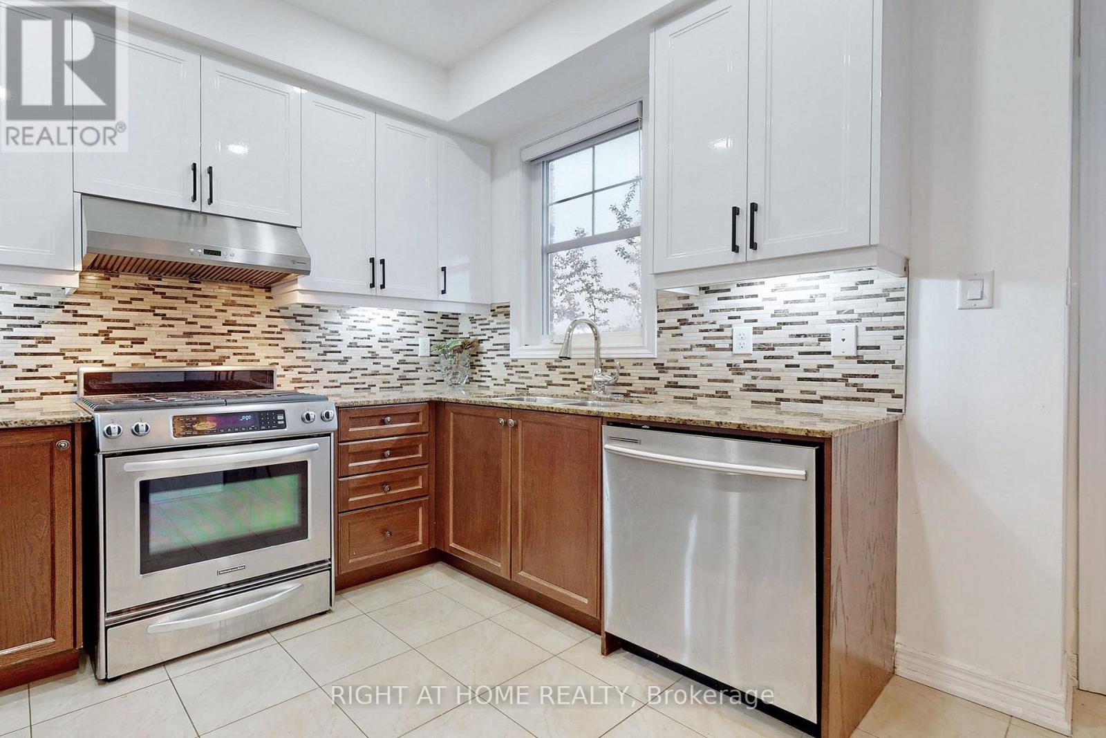 Townhouse at 3 - 10 PORTER AVENUE W, Vaughan