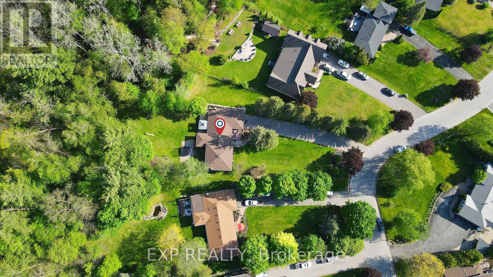 Detached at 10 ANCHOR COURT, East Gwillimbury (Holland Landing)