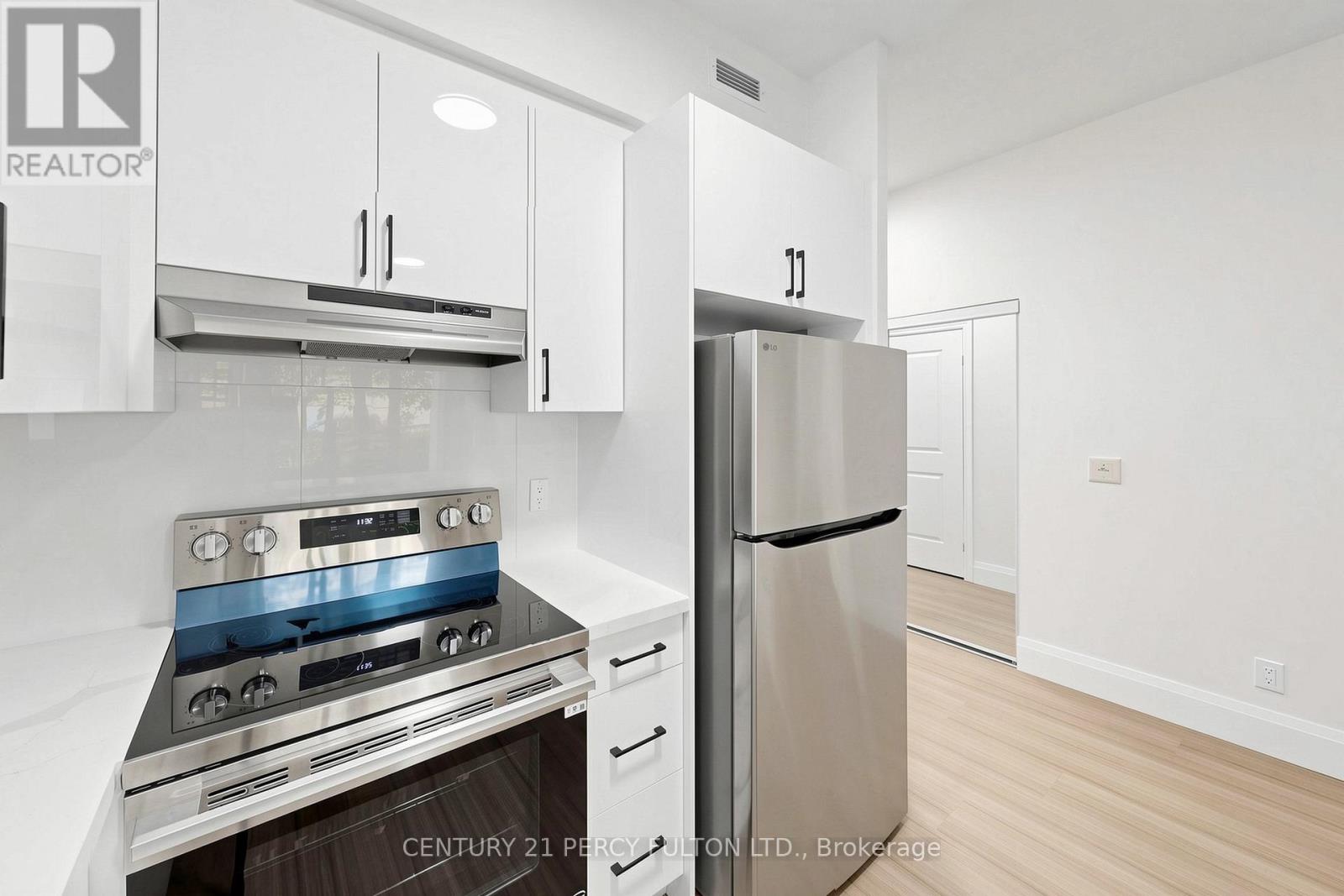 Apartment at 102 - 57 UPPER DUKE CRESCENT, Markham