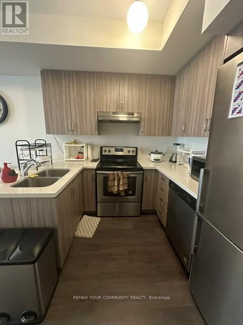Townhouse at 101 - 500 ALEX GARDNER CIRCLE, Aurora