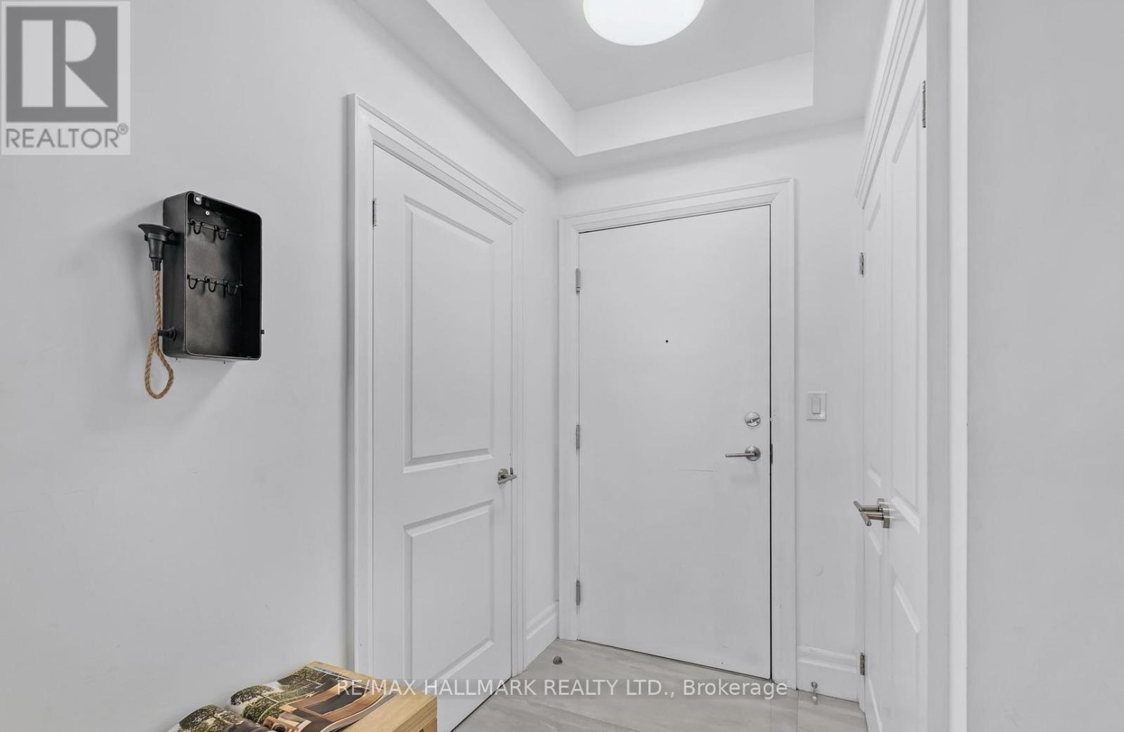Apartment at 1610A - 9608 YONGE STREET, Richmond Hill