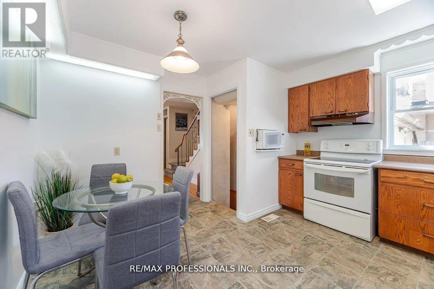 Detached at 77 BEDFORD PARK AVENUE, Richmond Hill