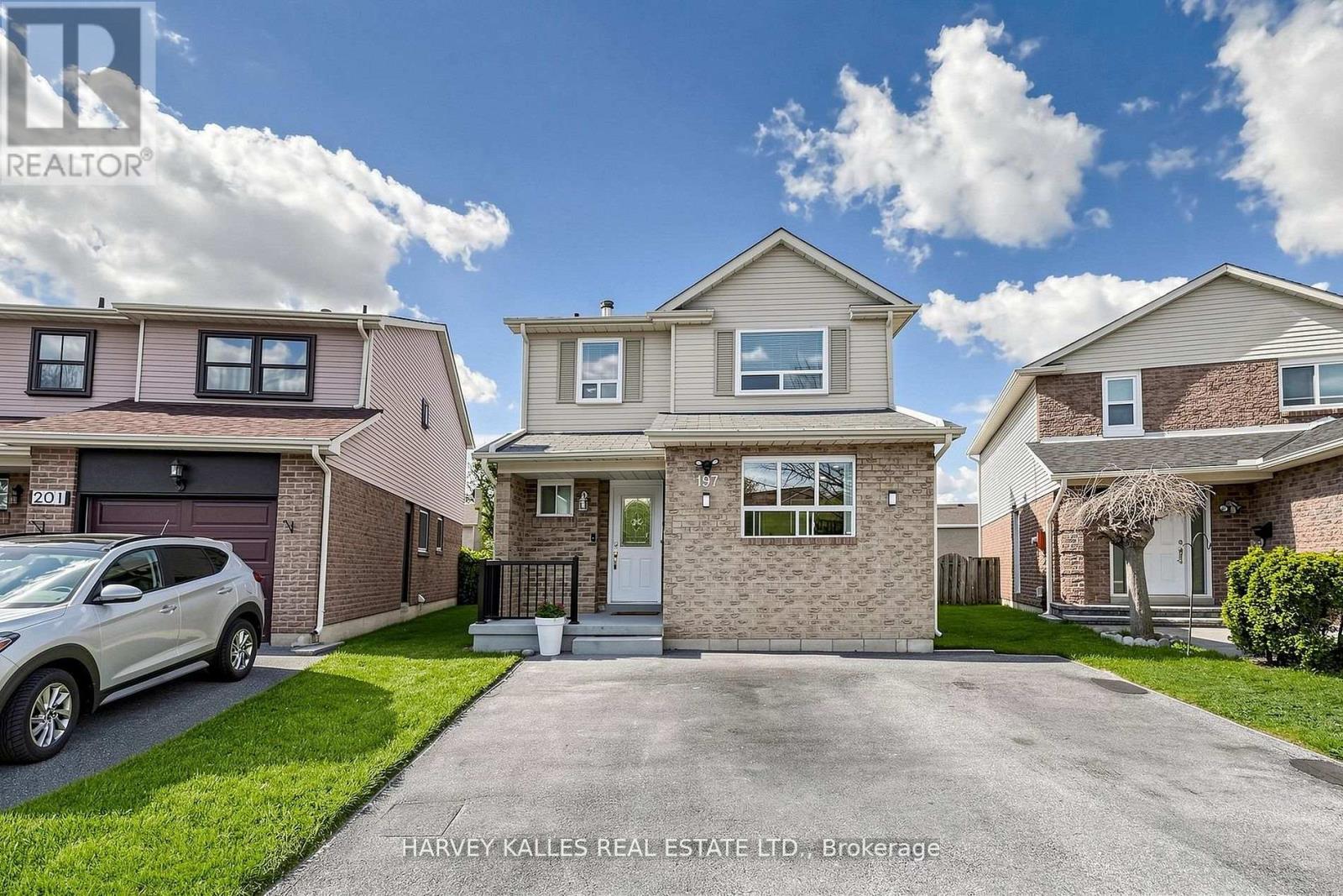 Detached at 197 LISA CRESCENT, Vaughan