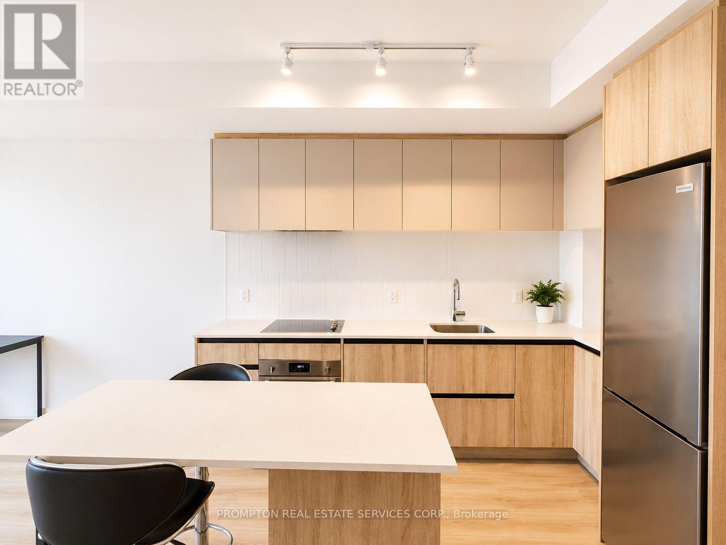 Apartment at 813 - 7950 BATHURST STREET, Vaughan (Beverley Glen)