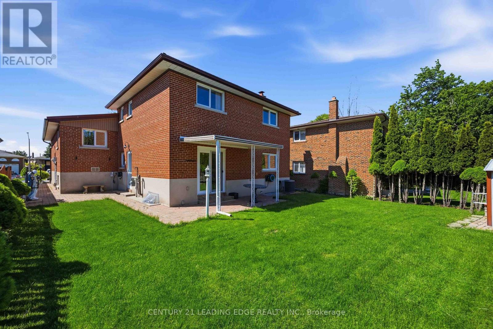 Detached at 554 WOODBRIDGE AVENUE, Vaughan