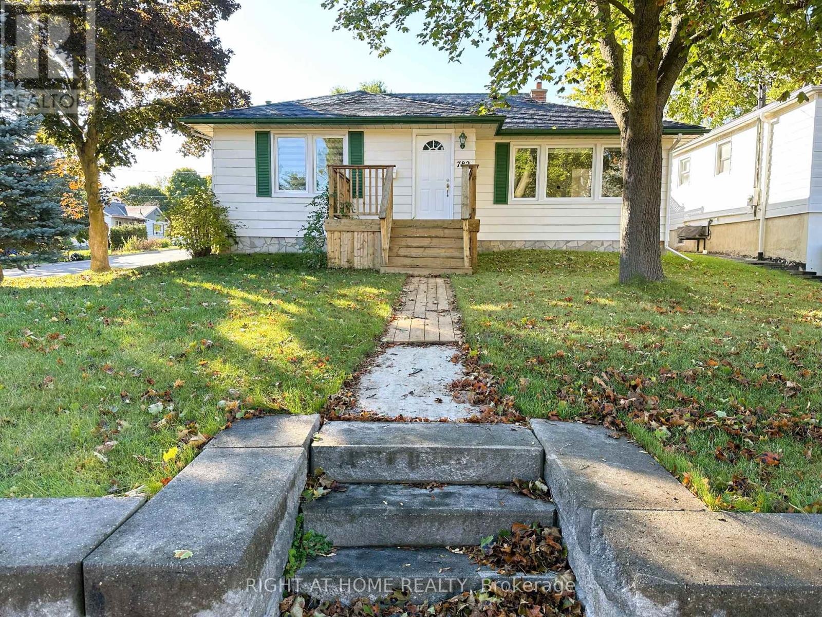 Detached at 782 GORHAM STREET, Newmarket (Gorham-College Manor)