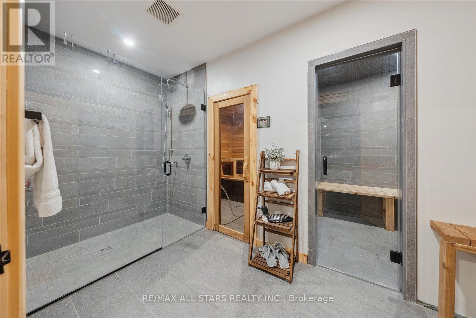 Detached at 27440 CEDARHURST BEACH ROAD, Brock