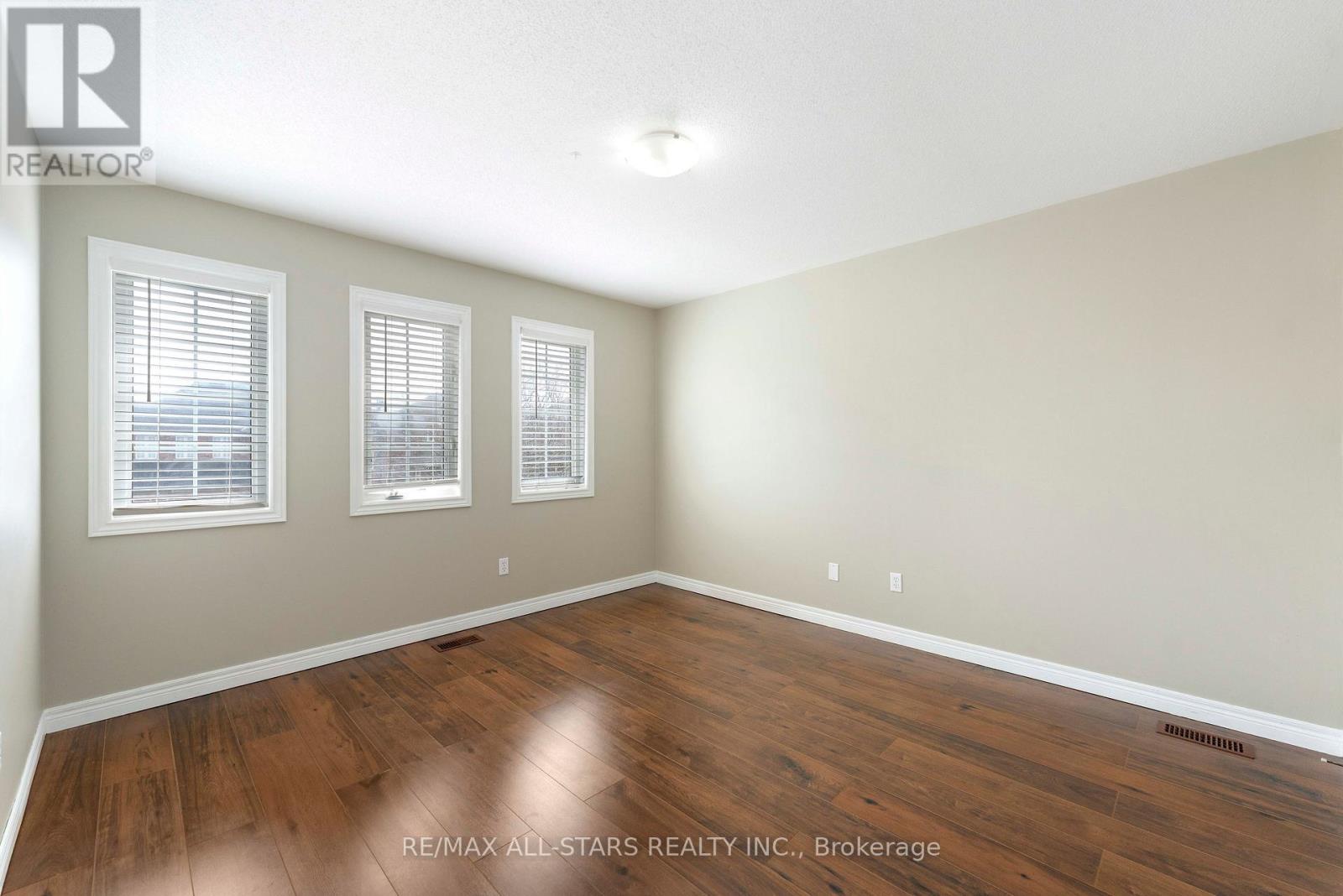 Detached at 18 REDDENHURST CRESCENT, Georgina