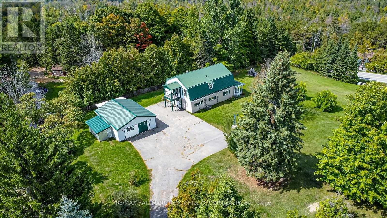 Detached at 8064 9TH LINE, Essa