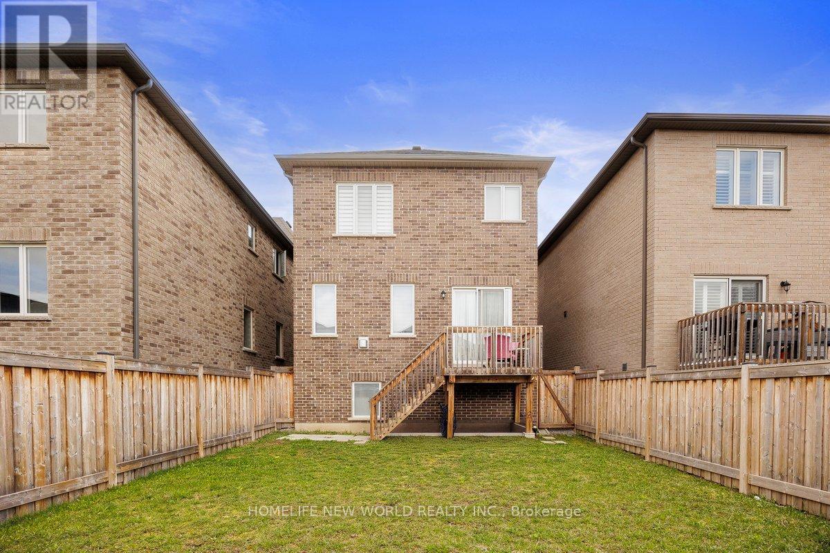 Detached at 54 TYNDALL DRIVE, Bradford West Gwillimbury