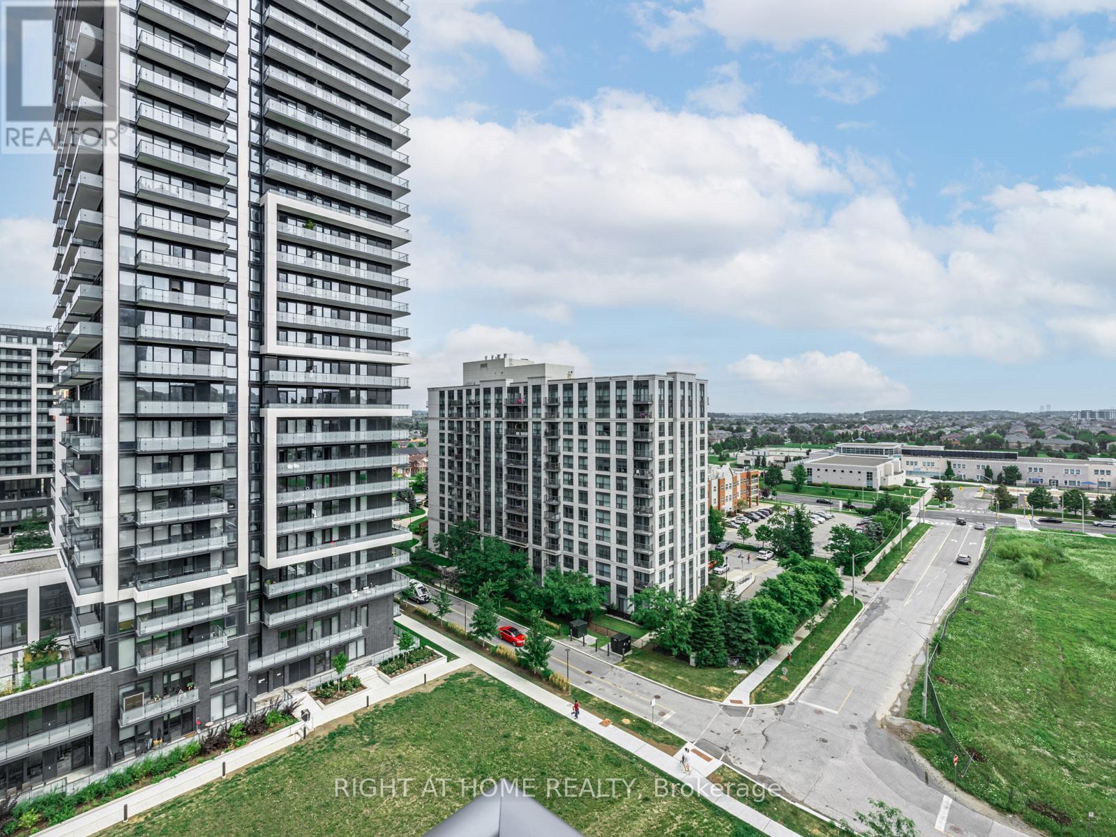 Apartment at 1010 - 65 ONEIDA CRESCENT, Richmond Hill (Langstaff)