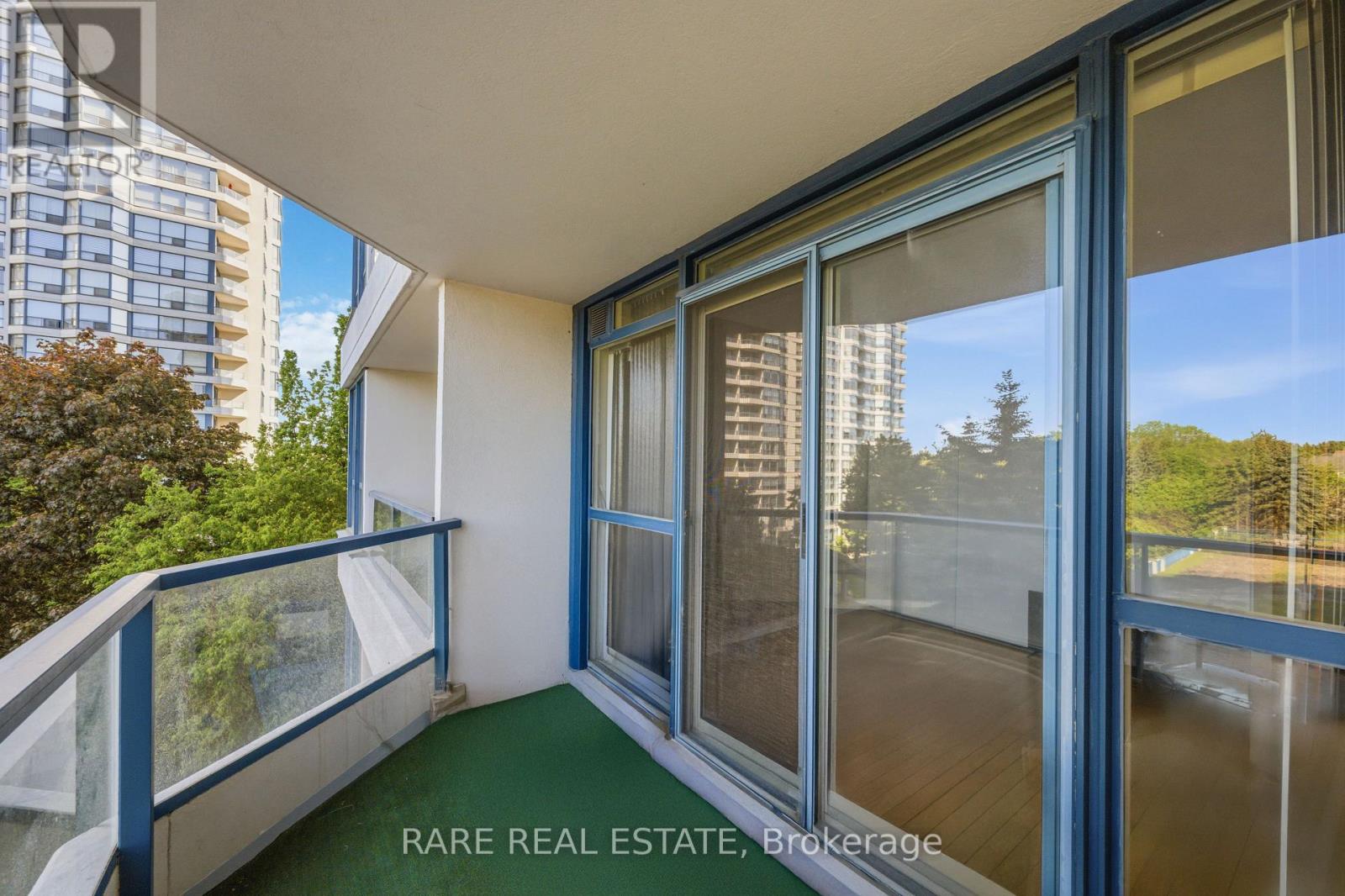 Apartment at 412 - 7300 YONGE STREET, Vaughan
