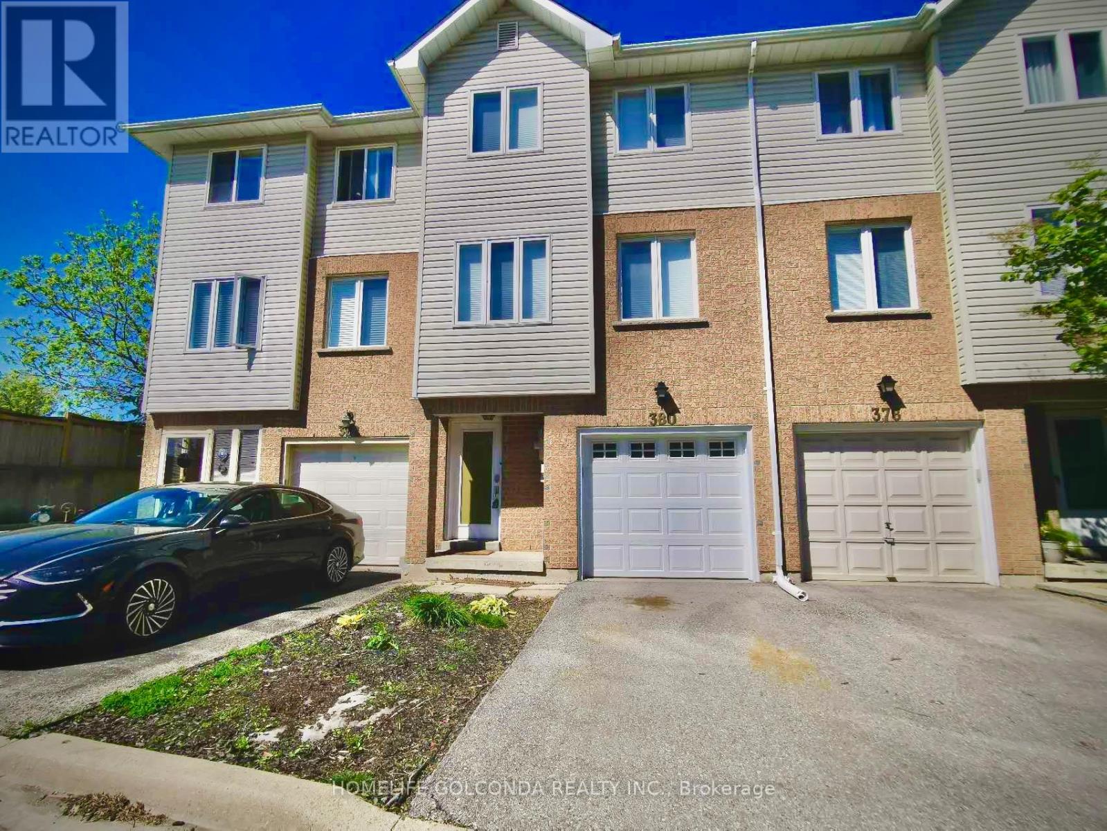 Townhouse at 380 RIDDELL COURT, Newmarket (Gorham-College Manor)