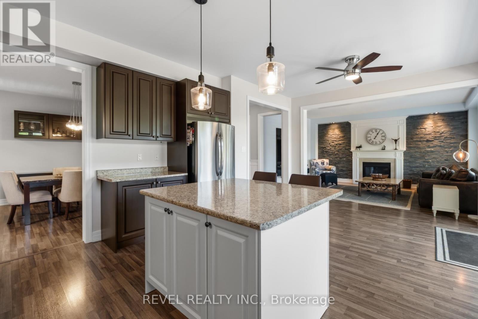 Detached at 74 MOUNT CRESCENT, Essa
