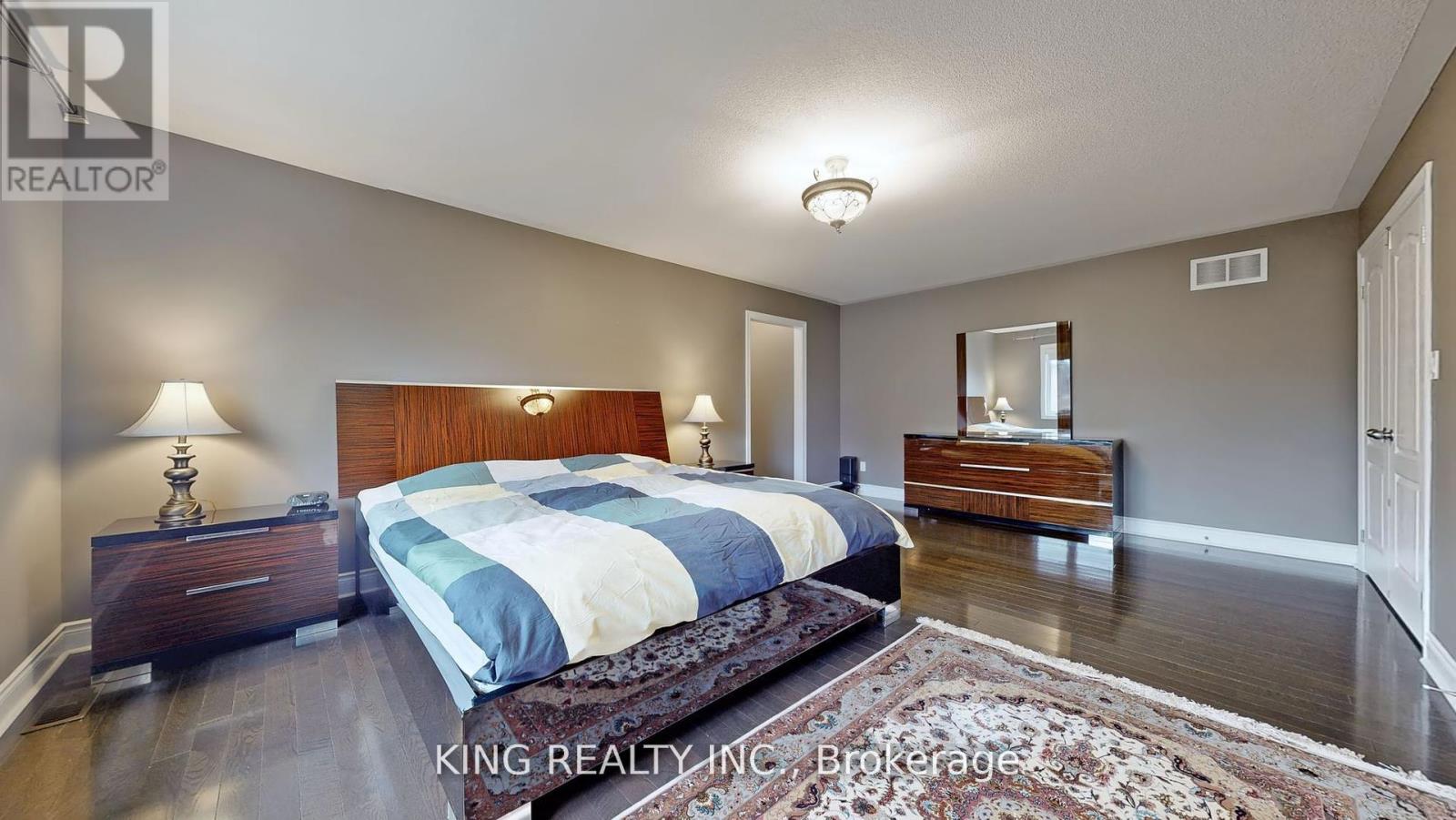 Detached at 939 GORING CIRCLE, Newmarket