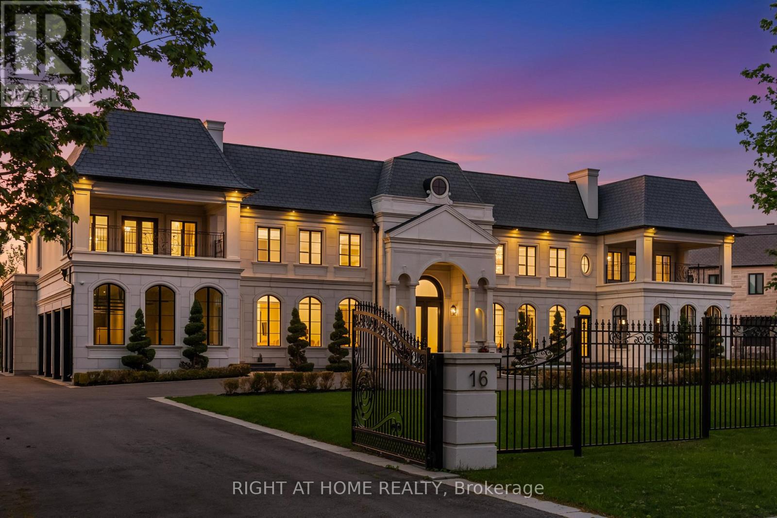 Detached at 16 SIRONA'S LANE, Aurora (Bayview Southeast)