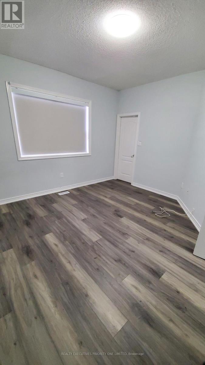 Semi-Detached/Link at UPPER FLOOR - 18 ED QUIGG WAY, Vaughan