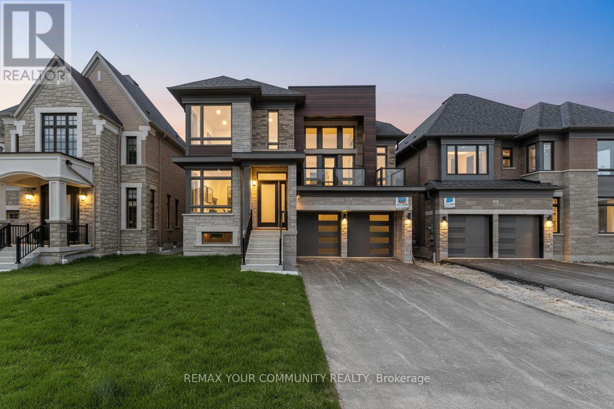 Detached at 5 GARRIOCK HALL AVENUE, King (King City)